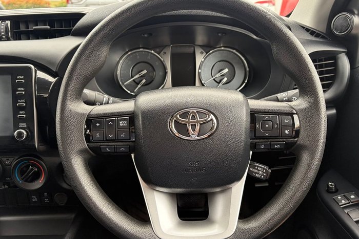 2024 Toyota Hilux SR