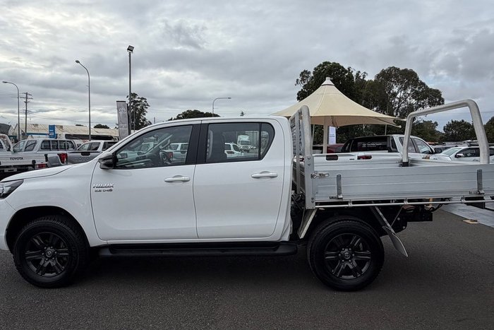 2024 Toyota Hilux SR