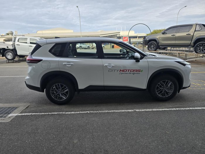 2026 Nissan X-TRAIL ST