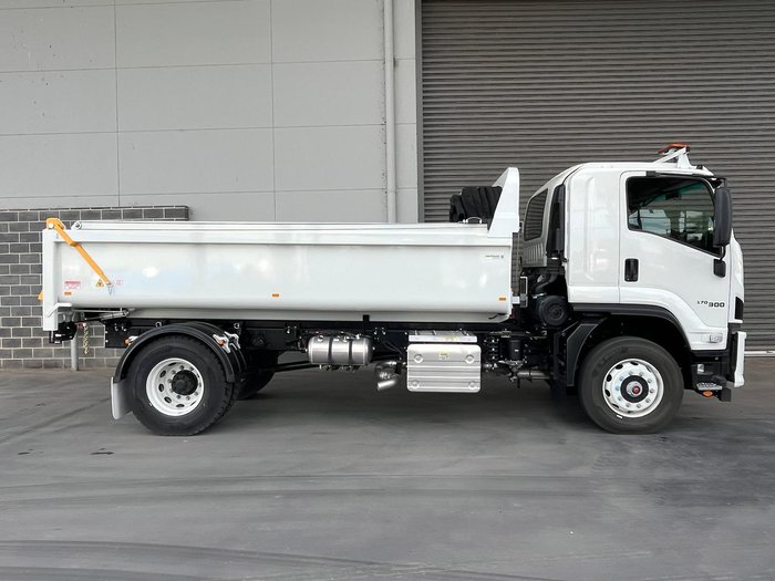 2025 Isuzu F Series