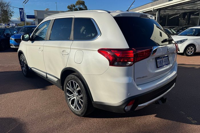 2016 Mitsubishi Outlander LS