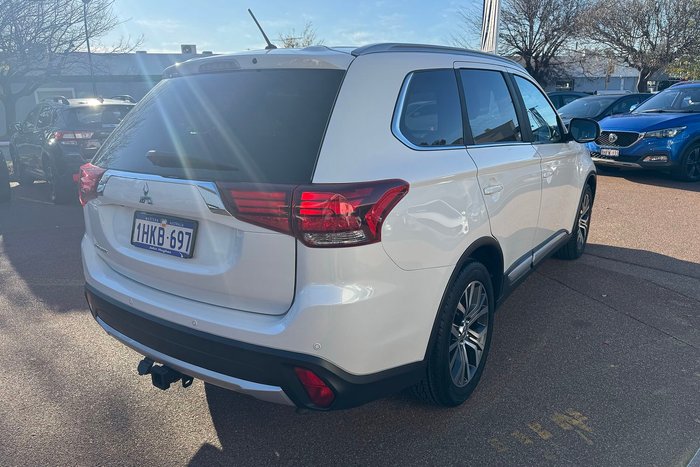 2016 Mitsubishi Outlander LS