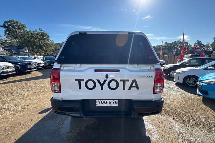2024 Toyota Hilux SR