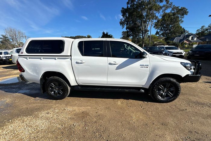 2024 Toyota Hilux SR