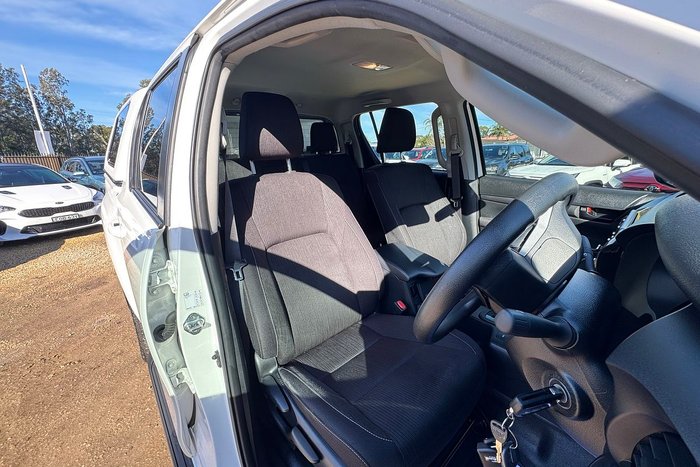 2024 Toyota Hilux SR