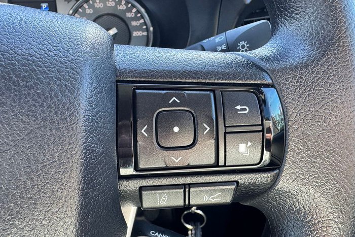 2024 Toyota Hilux SR