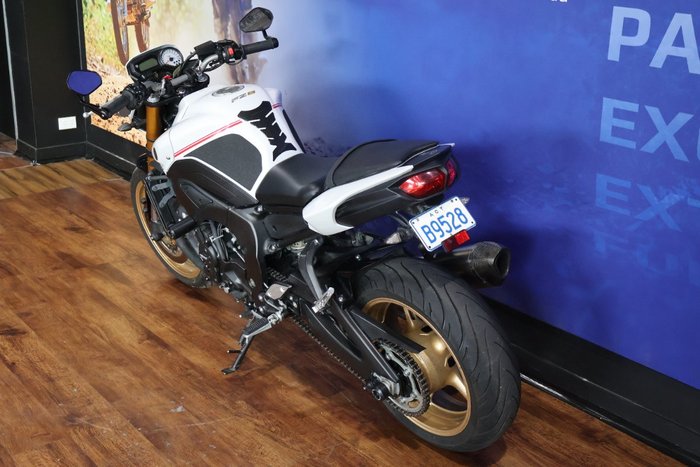 2010 Yamaha FZ8N White