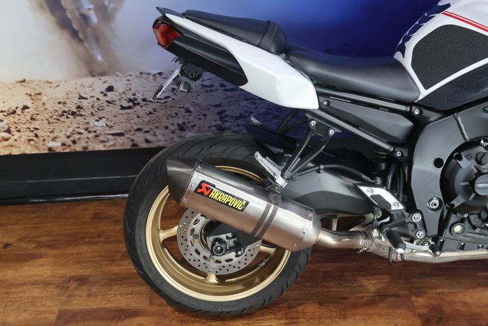 2010 Yamaha FZ8N White
