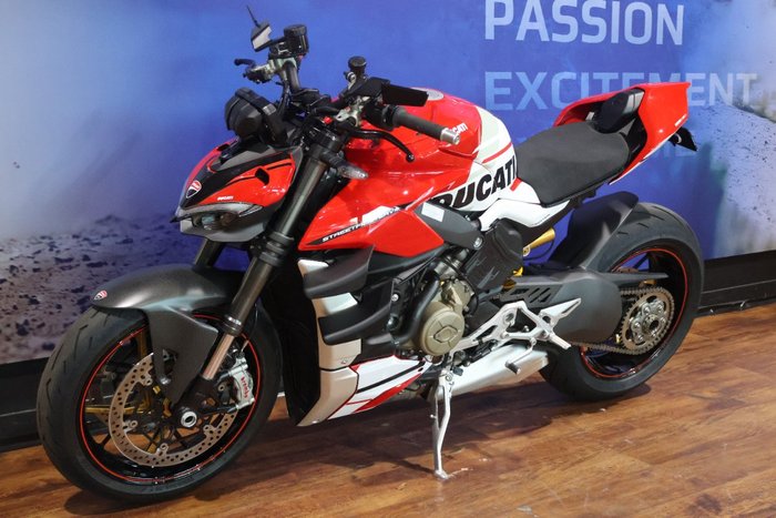 2022 Ducati STREETFIGHTER V4 Red