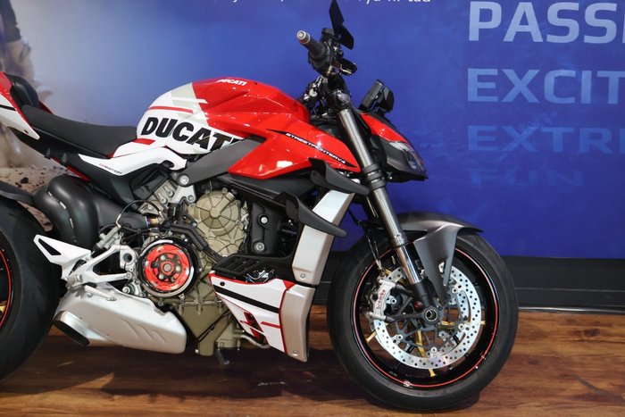 2022 Ducati STREETFIGHTER V4 Red