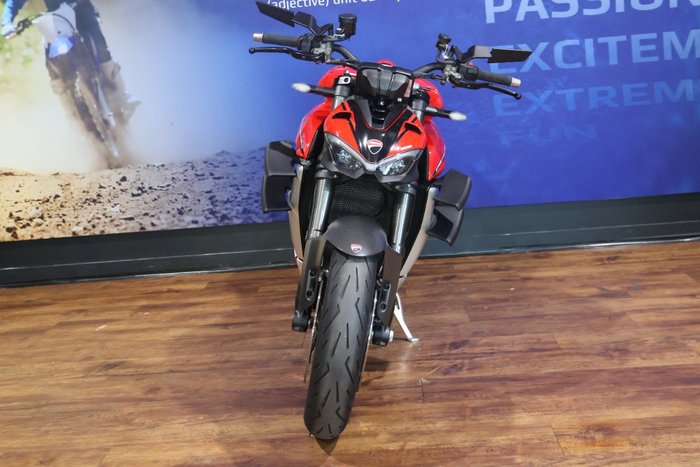 2022 Ducati STREETFIGHTER V4 Red