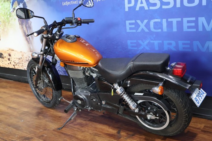 2017 Suzuki BOULEVARD S40 (LS650B) Orange