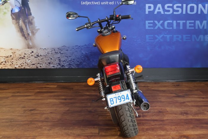 2017 Suzuki BOULEVARD S40 (LS650B) Orange