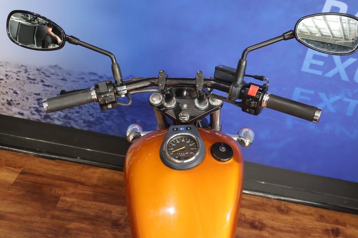 2017 Suzuki BOULEVARD S40 (LS650B) Orange