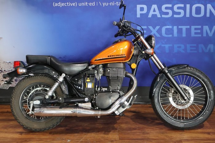 2017 Suzuki BOULEVARD S40 (LS650B) Orange