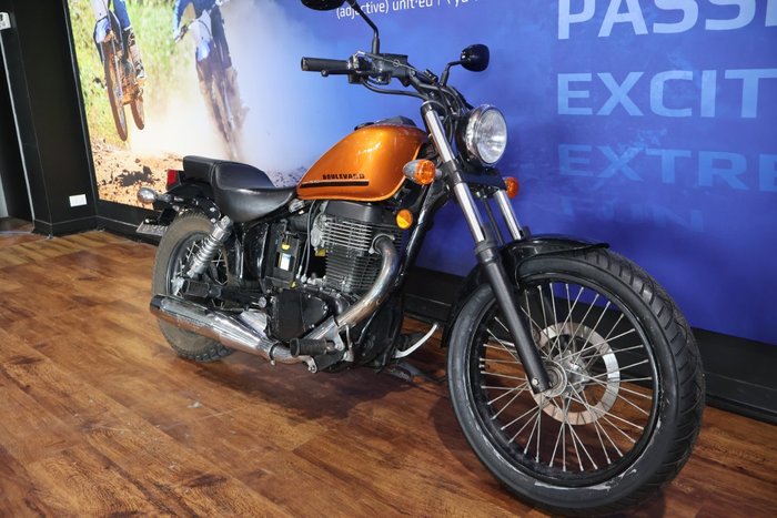 2017 Suzuki BOULEVARD S40 (LS650B) Orange