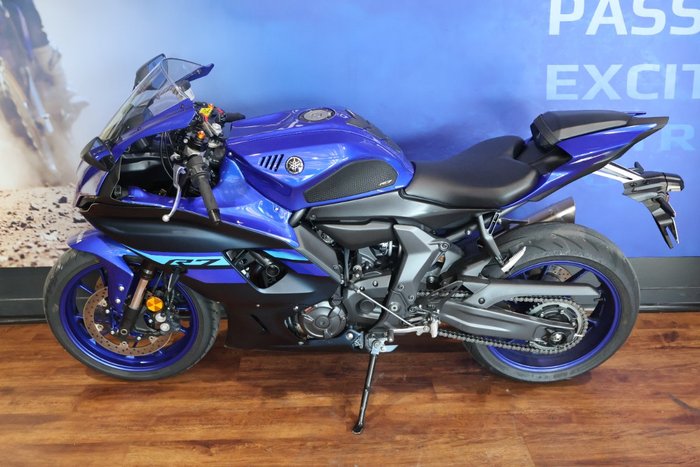 2024 Yamaha YZF-R7LA Blue