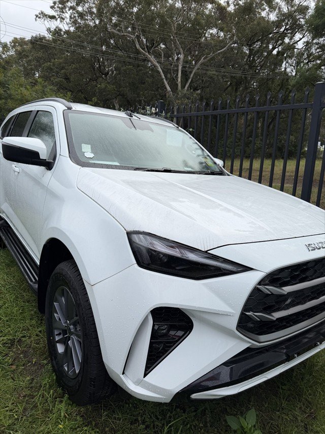 2026 Isuzu MU-X