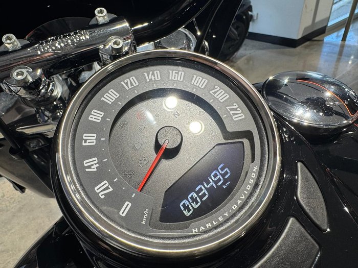 2019 Harley-Davidson Heritage Classic 114 (FLHCS) Softail Black