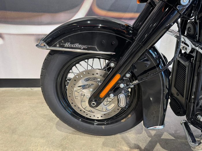 2019 Harley-Davidson Heritage Classic 114 (FLHCS) Softail Black