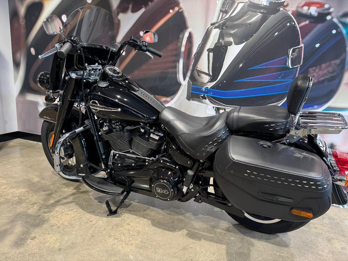 2019 Harley-Davidson Heritage Classic 114 (FLHCS) Softail Black