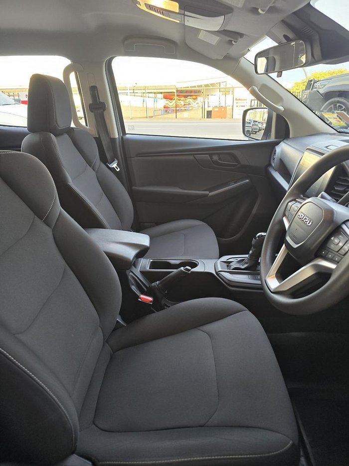2025 Isuzu D-MAX SX