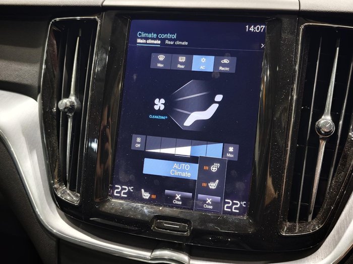 2021 Volvo XC60 T5 Momentum