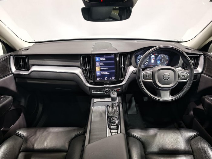 2021 Volvo XC60 T5 Momentum