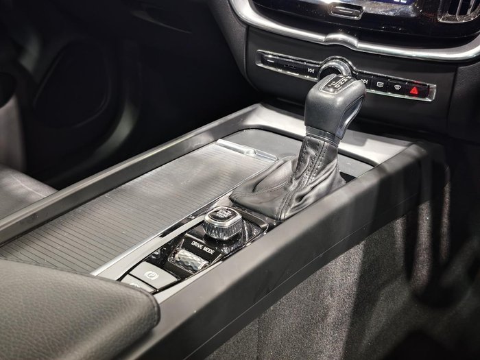 2021 Volvo XC60 T5 Momentum