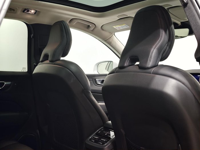 2021 Volvo XC60 T5 Momentum
