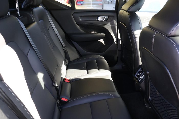 2021 Volvo XC40 T5 R-Design