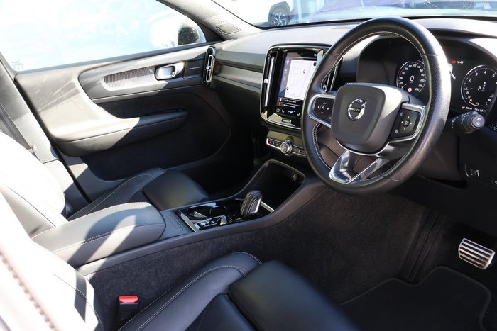 2021 Volvo XC40 T5 R-Design
