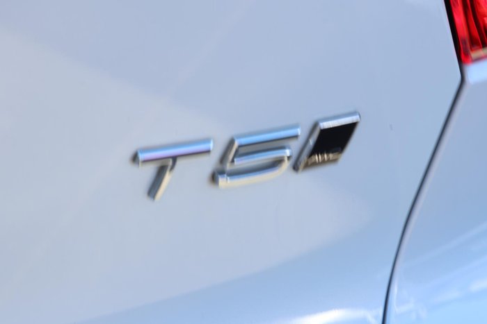 2021 Volvo XC40 T5 R-Design