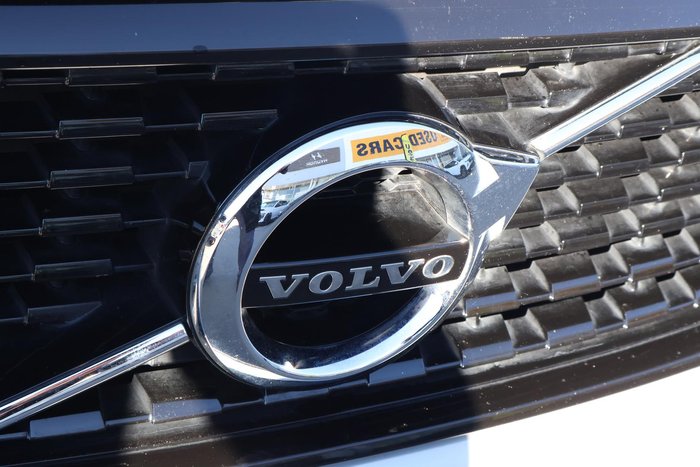 2021 Volvo XC40 T5 R-Design