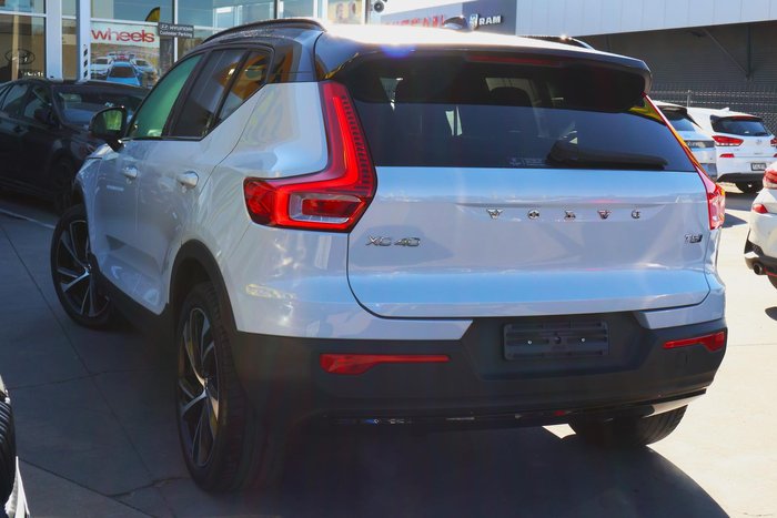 2021 Volvo XC40 T5 R-Design