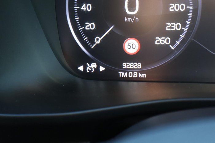 2021 Volvo XC40 T5 R-Design