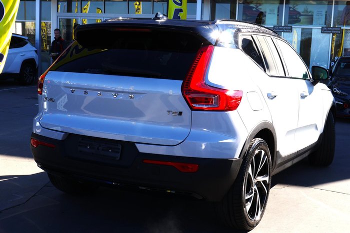 2021 Volvo XC40 T5 R-Design