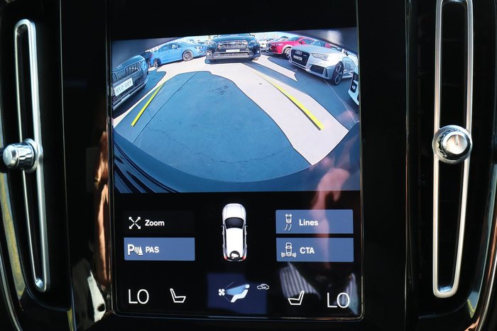2021 Volvo XC40 T5 R-Design