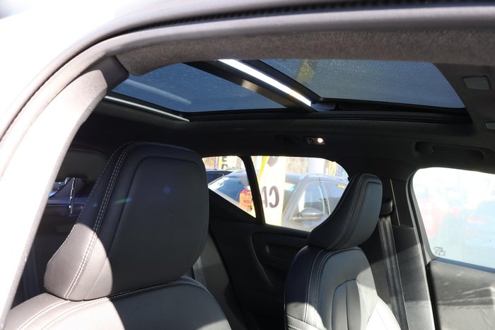 2021 Volvo XC40 T5 R-Design