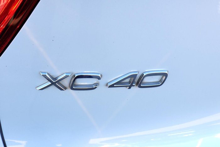 2021 Volvo XC40 T5 R-Design