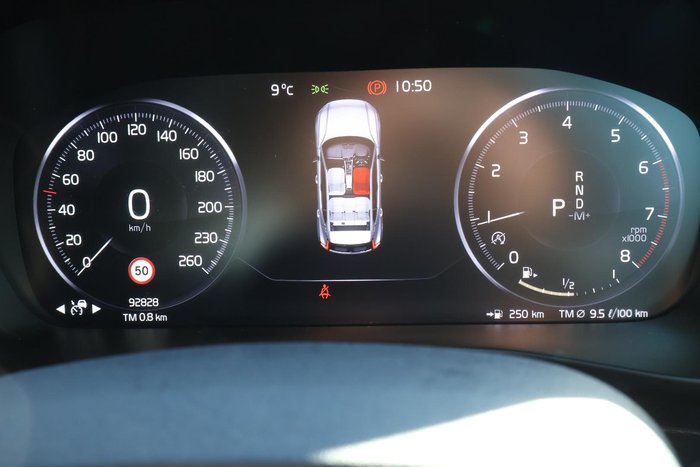 2021 Volvo XC40 T5 R-Design