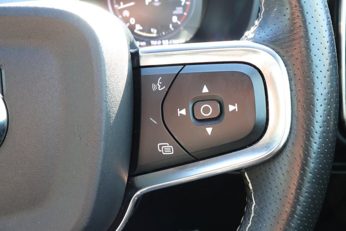 2021 Volvo XC40 T5 R-Design