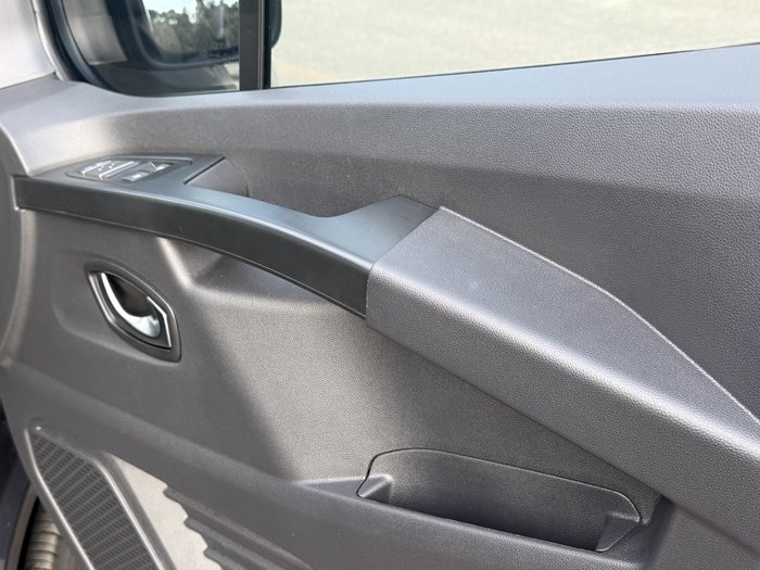 2025 Renault Trafic Crew Pro