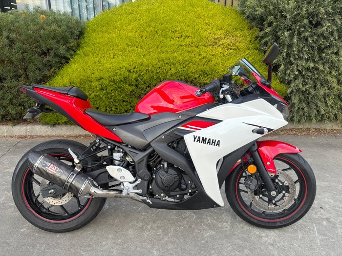2015 Yamaha YZF-R3 Red