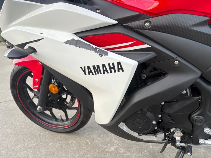 2015 Yamaha YZF-R3 Red