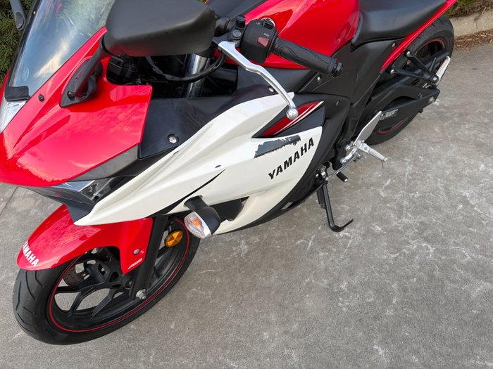 2015 Yamaha YZF-R3 Red