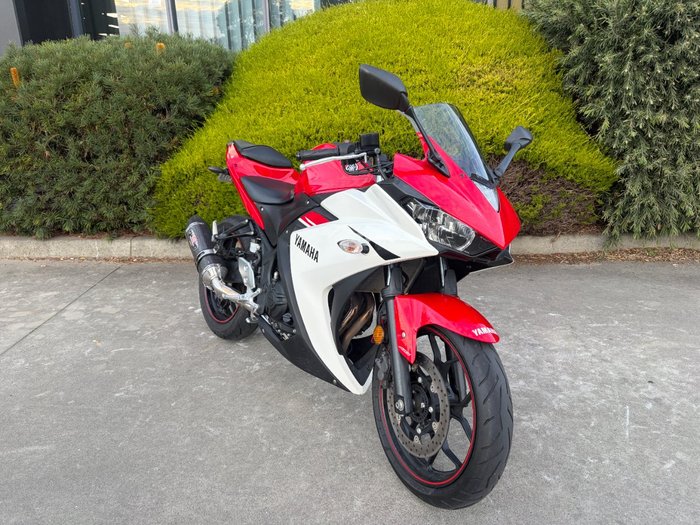 2015 Yamaha YZF-R3 Red