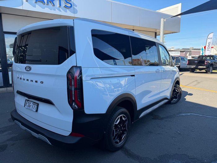 2025 Ford Tourneo