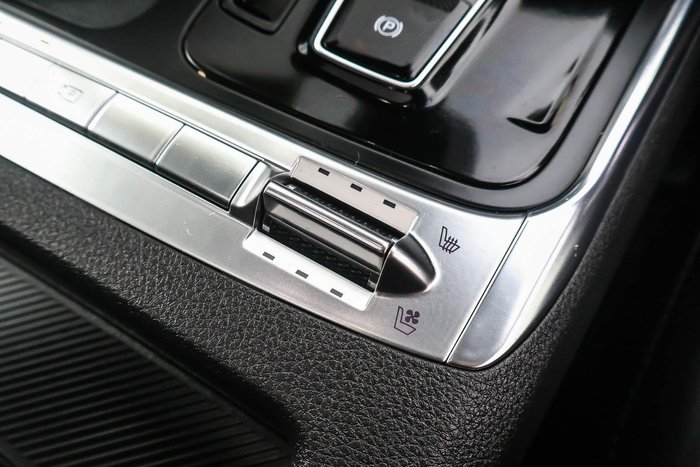 2024 Kia Carnival GT-Line HEV