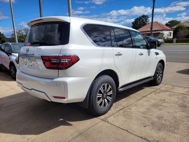 2026 NISSAN Y62 TI